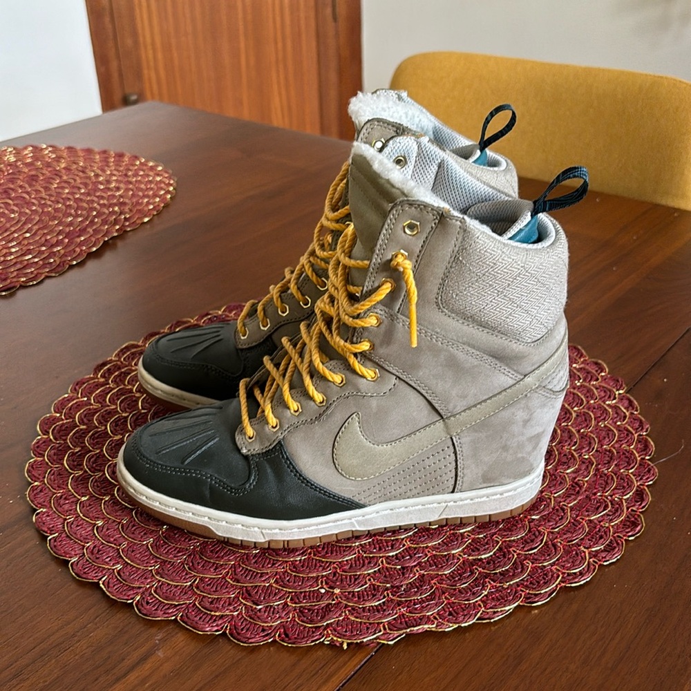 Nike sky Hi Wedge Size 7.5